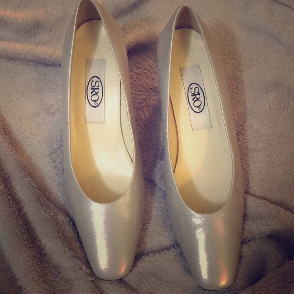 SRO silver/grey pumps- 2 inch heel